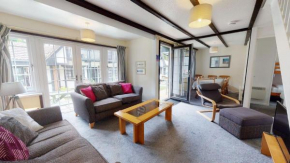 15 Tudor Court, Tolroy Manor